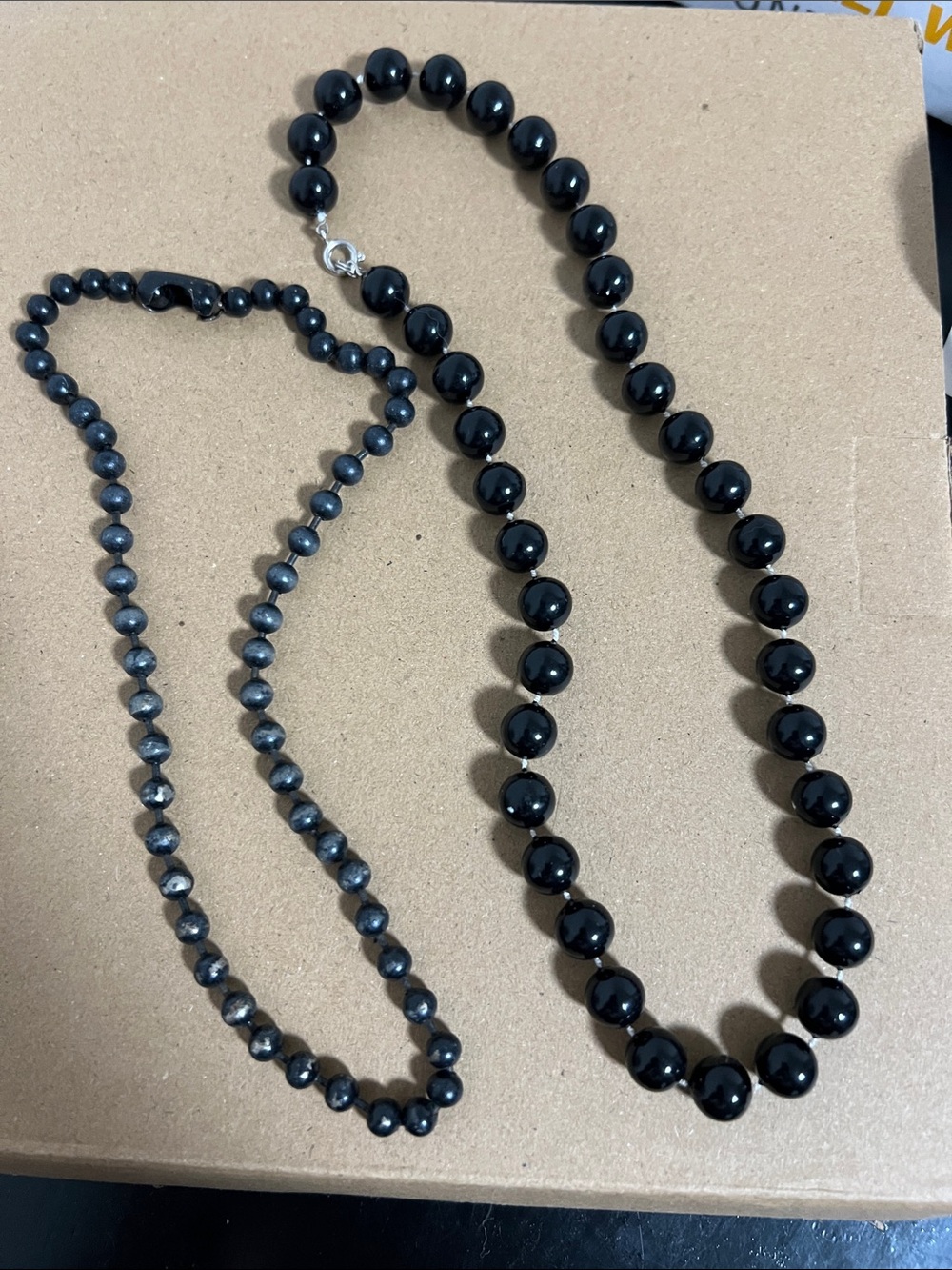 Black Beaded Women's Necklace - Classic Elegant Style